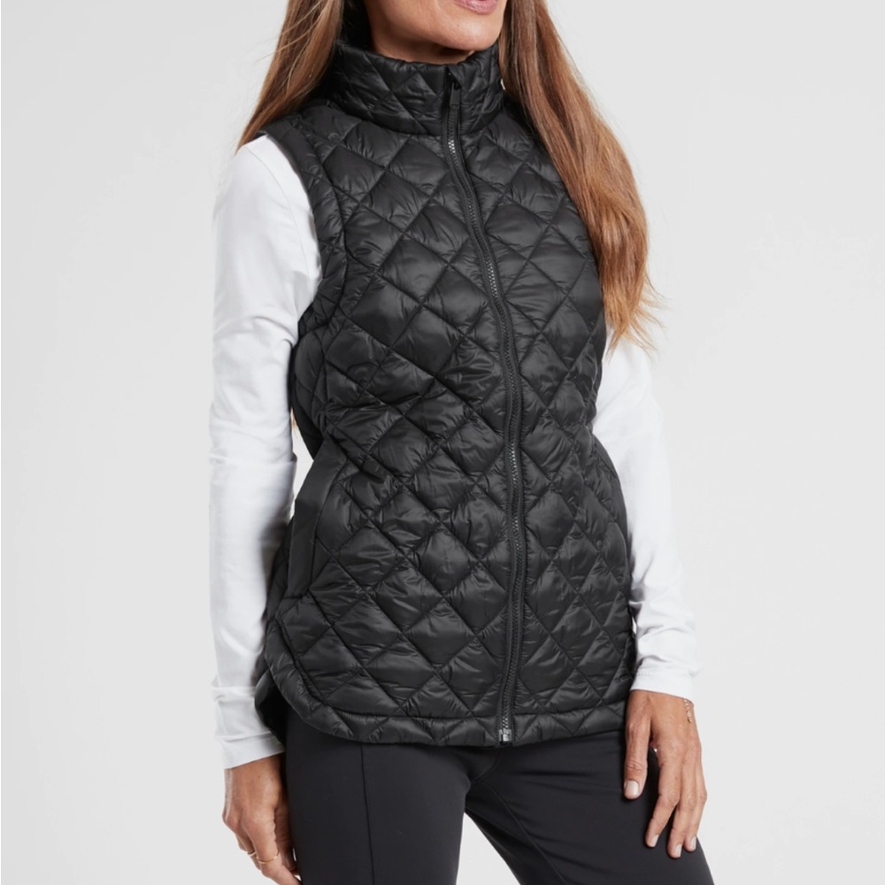 Athleta Whisper Featherless Quilted Vest